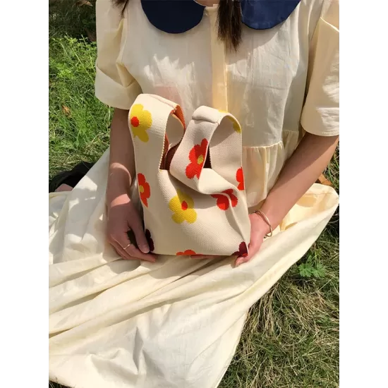 Contrast Color Flower Woven Handbag Contrast Color Flower Woven Handbag