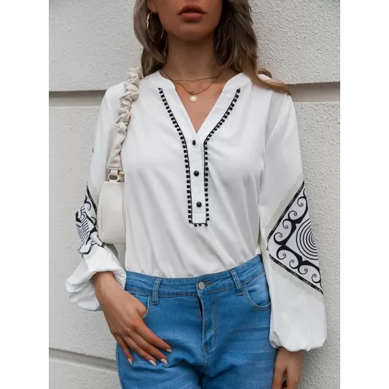 Casual Buckle Printed V-Neck T-Shirt Casual Buckle Printed V-Neck T-Shirt