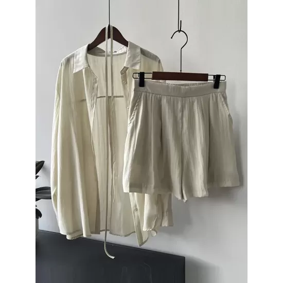 Loose Solid Color Long Sleeves Blouse + Pleated Shorts Two Pieces Set Loose Solid Color Long Sleeves Blouse + Pleated Shorts Two Pieces Set