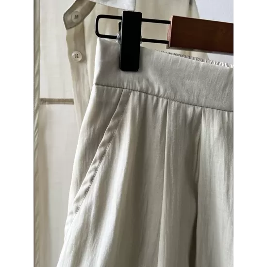 Loose Solid Color Long Sleeves Blouse + Pleated Shorts Two Pieces Set Loose Solid Color Long Sleeves Blouse + Pleated Shorts Two Pieces Set